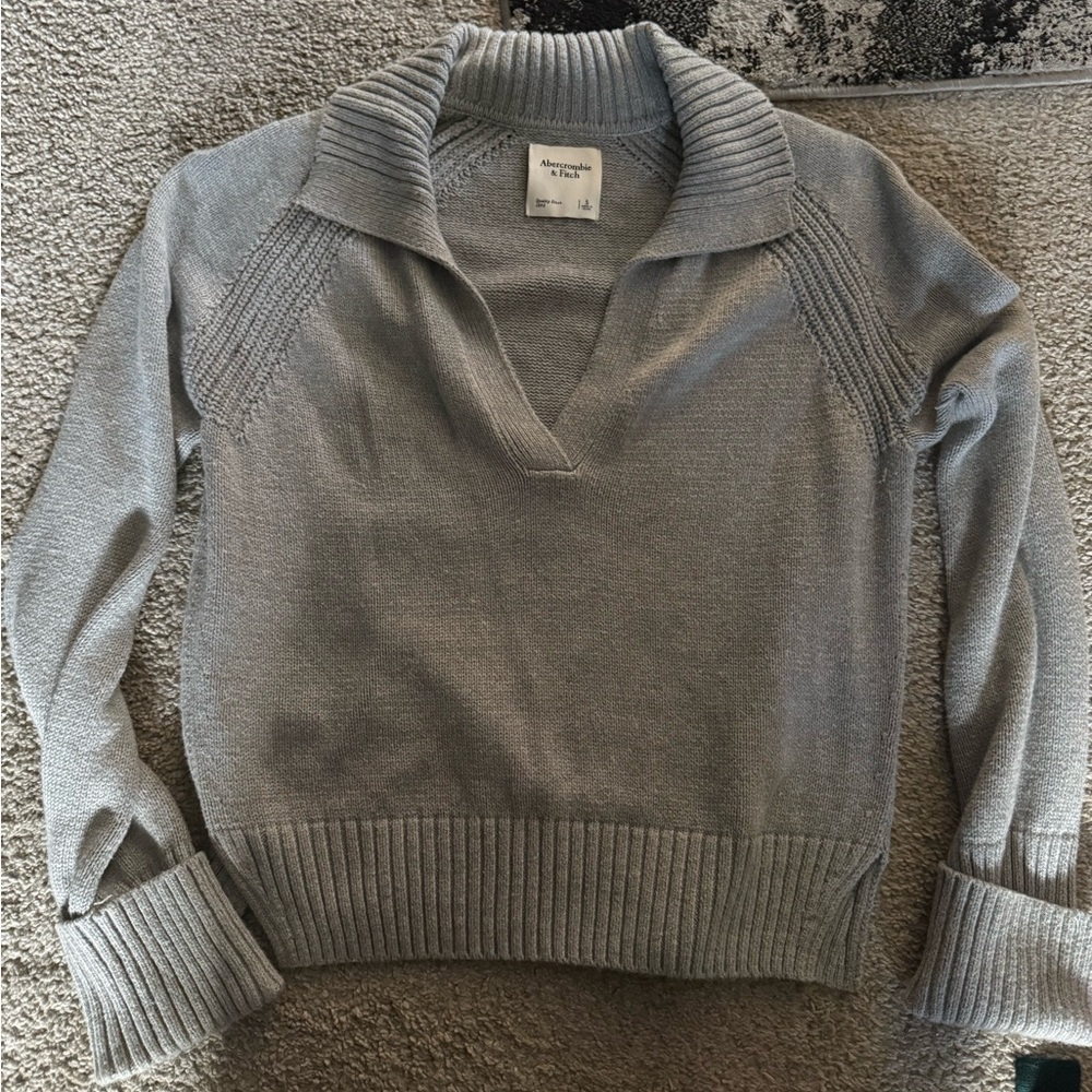 Abercrombie & Fitch Gray V-Neck Sweater